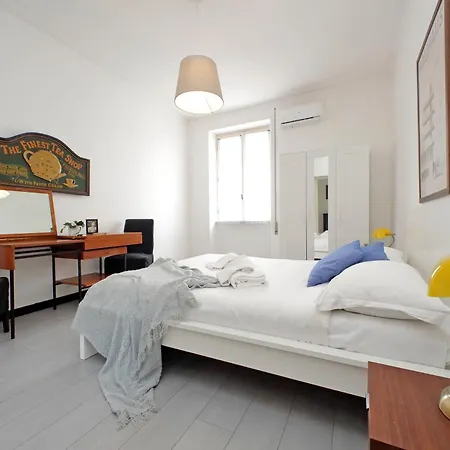 Triumph Apartment *